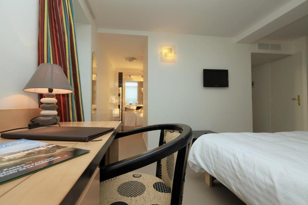 Logis Hotel Restaurant Auberge De La Xaintrie Saint-Privat  Habitación foto