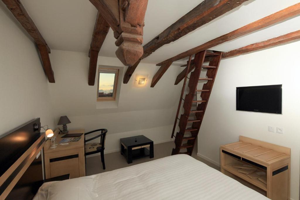 Logis Hotel Restaurant Auberge De La Xaintrie Saint-Privat  Habitación foto